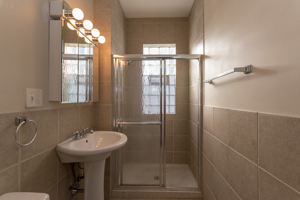 1440 W ADDISON Street Unit: 2