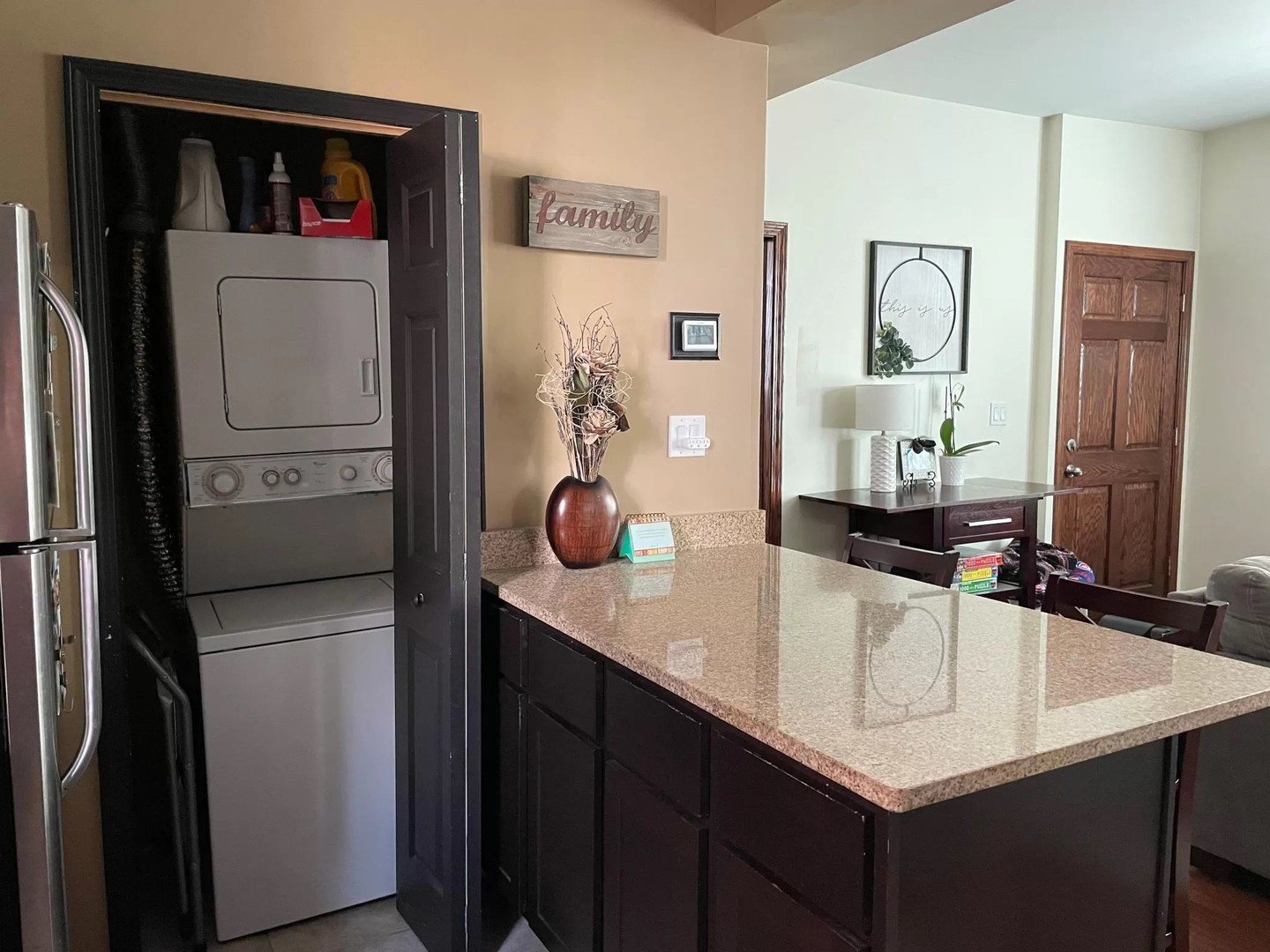 3327 N Hamilton Avenue Unit: 2R