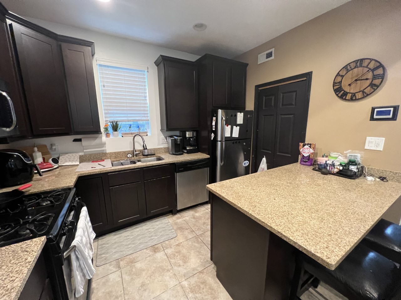 3327 N Hamilton Avenue Unit: 2R