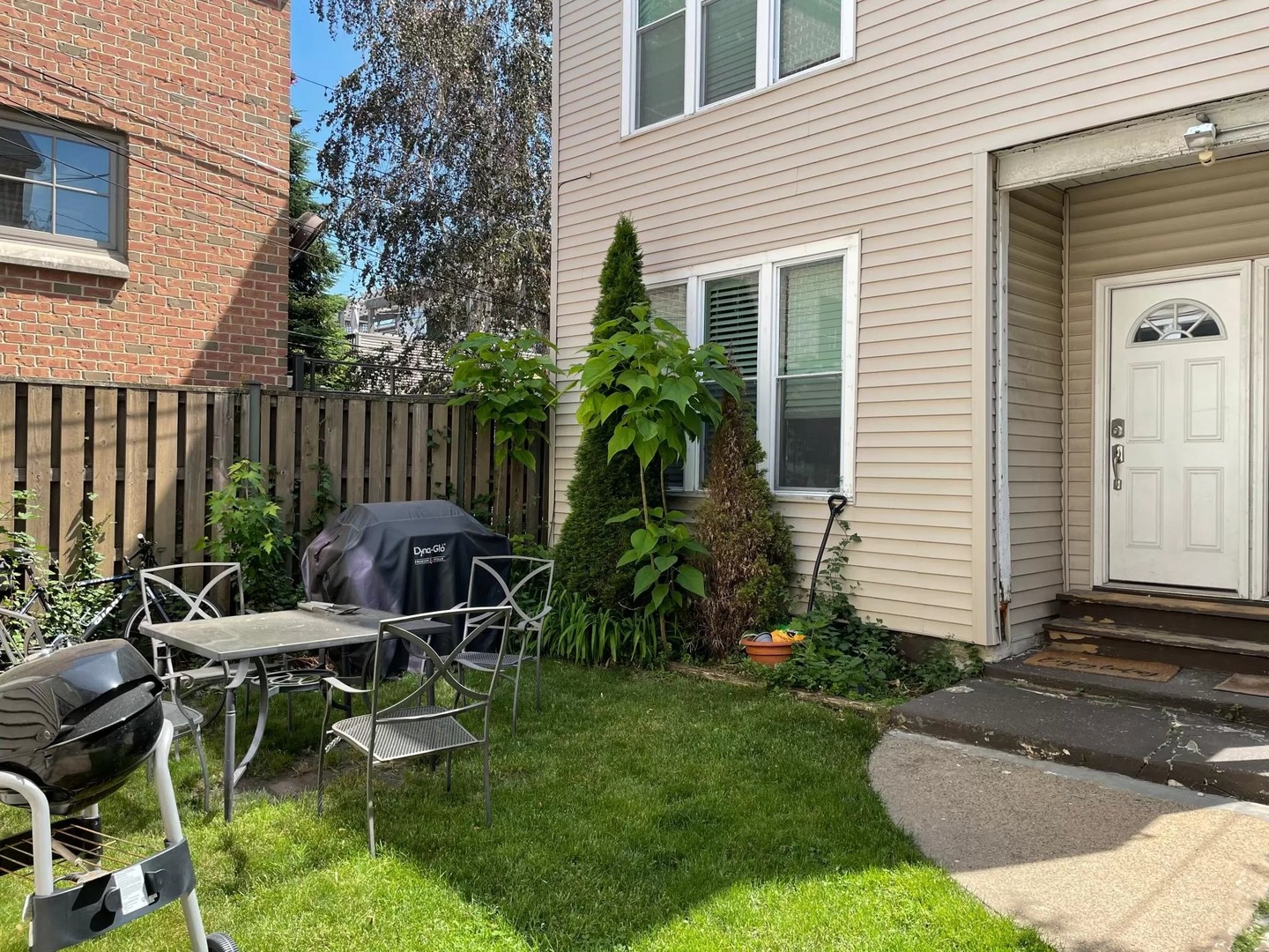3327 N Hamilton Avenue Unit: 2R