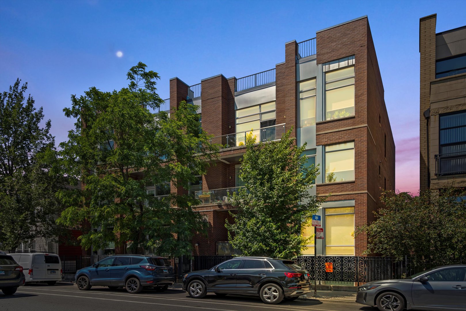 2140 W Armitage Avenue Unit: 3W