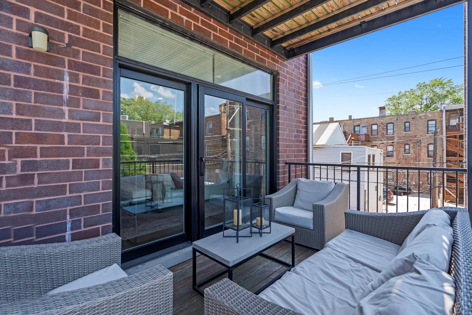 2140 W Armitage Avenue Unit: 3W