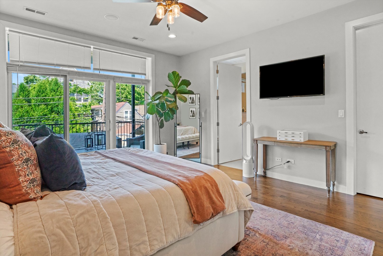 2140 W Armitage Avenue Unit: 3W