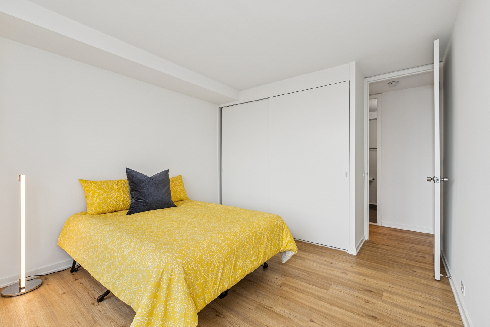 330 W Diversey Parkway Unit: 2306