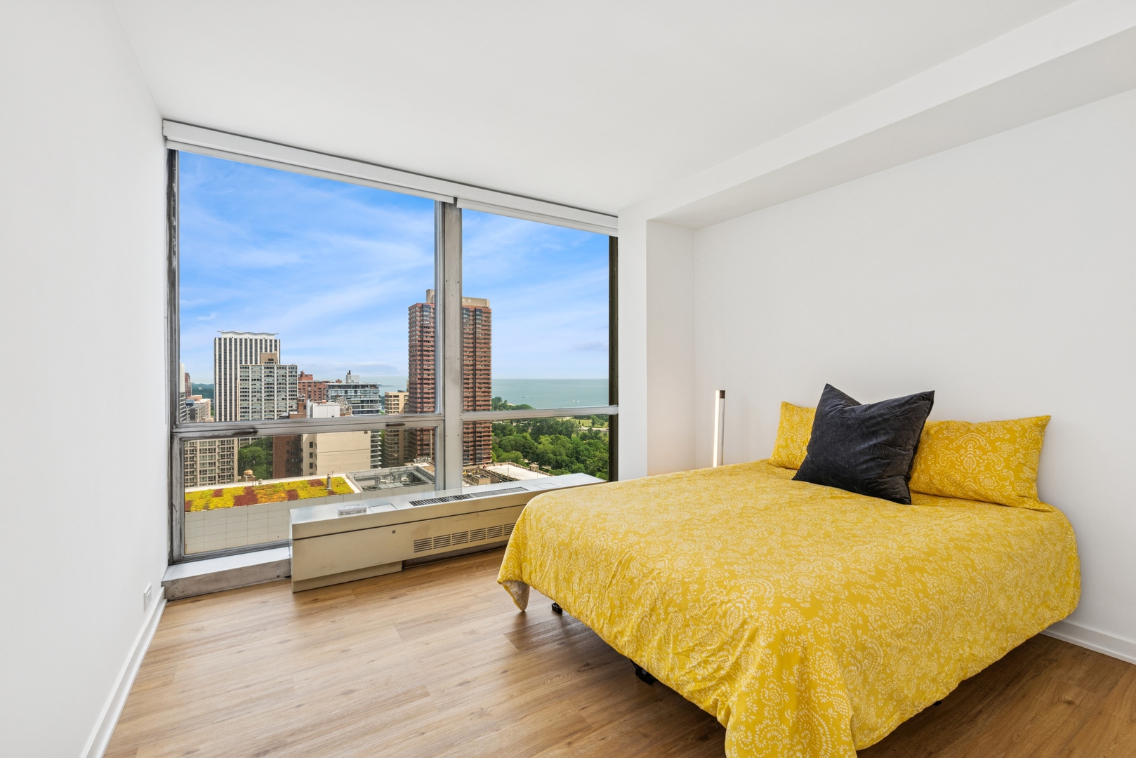 330 W Diversey Parkway Unit: 2306