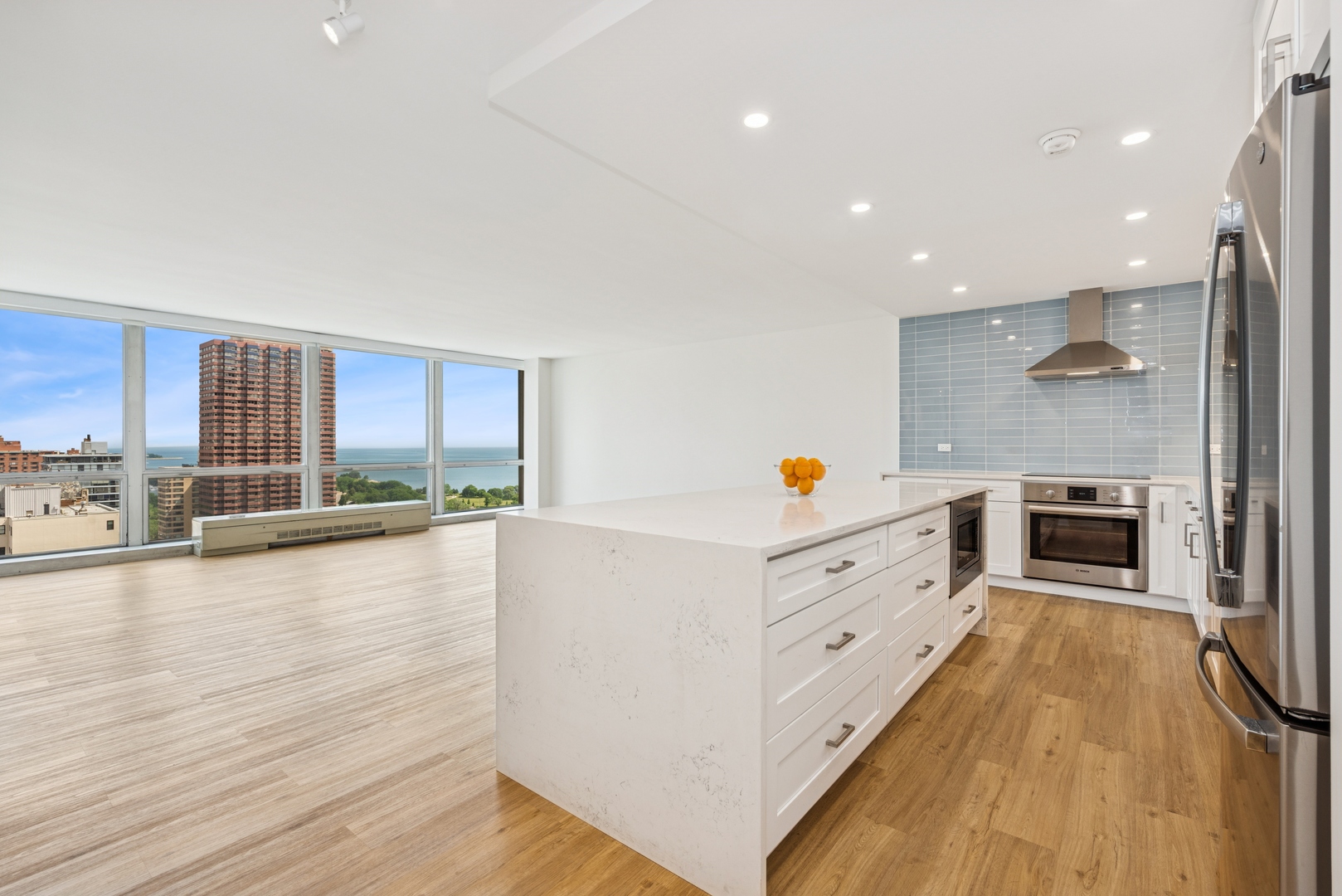 330 W Diversey Parkway Unit: 2306
