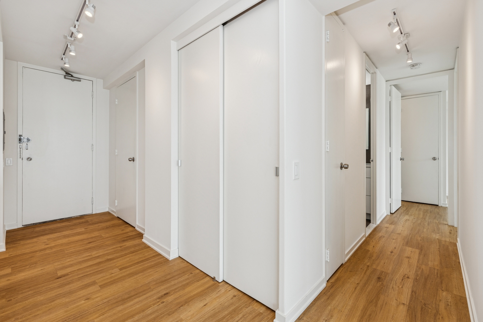 330 W Diversey Parkway Unit: 2306