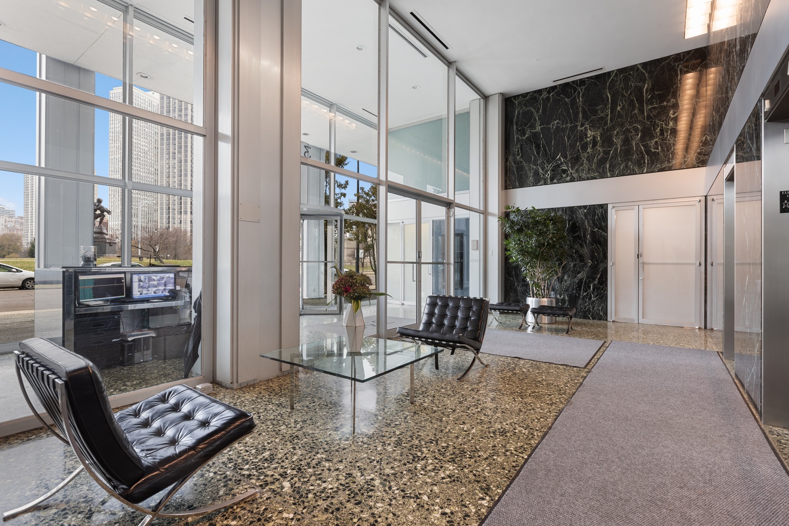 330 W Diversey Parkway Unit: 2306