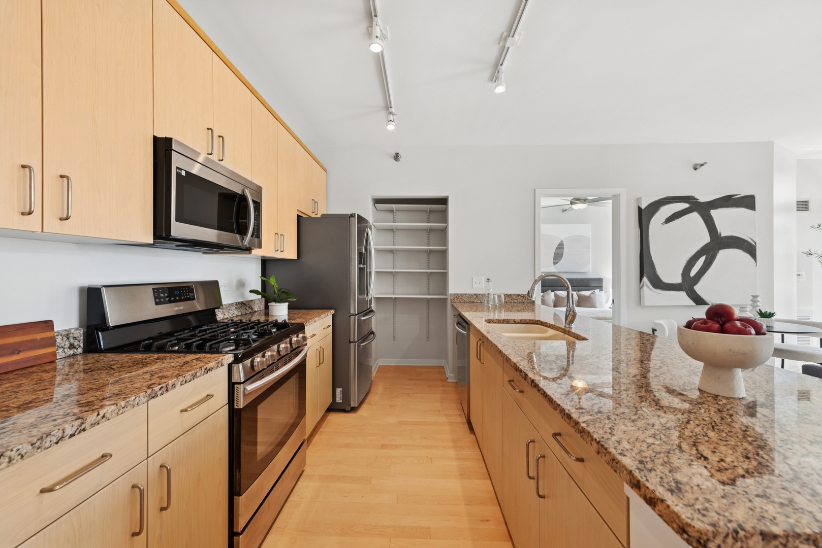 330 W Grand Avenue Unit: 1307