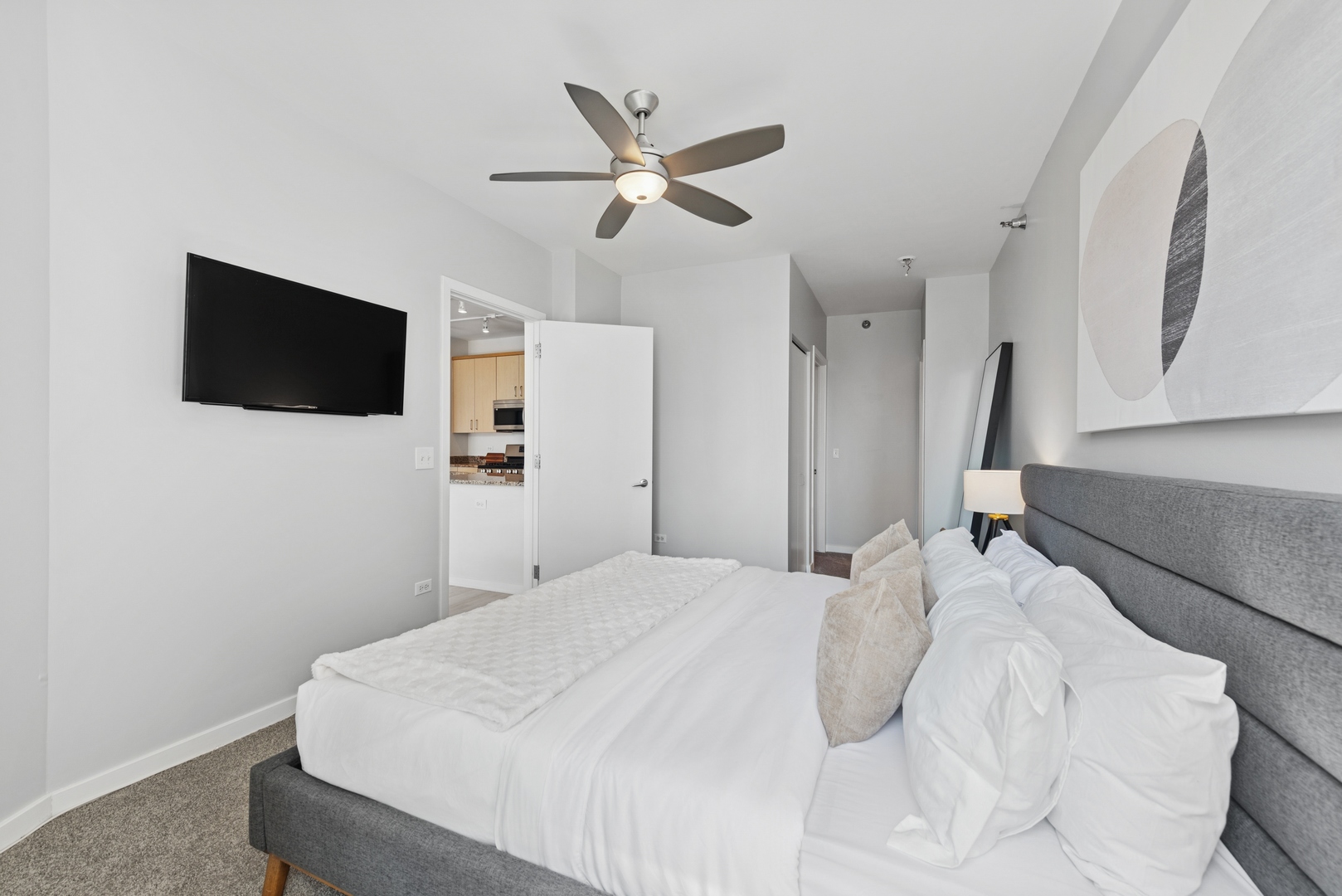 330 W Grand Avenue Unit: 1307