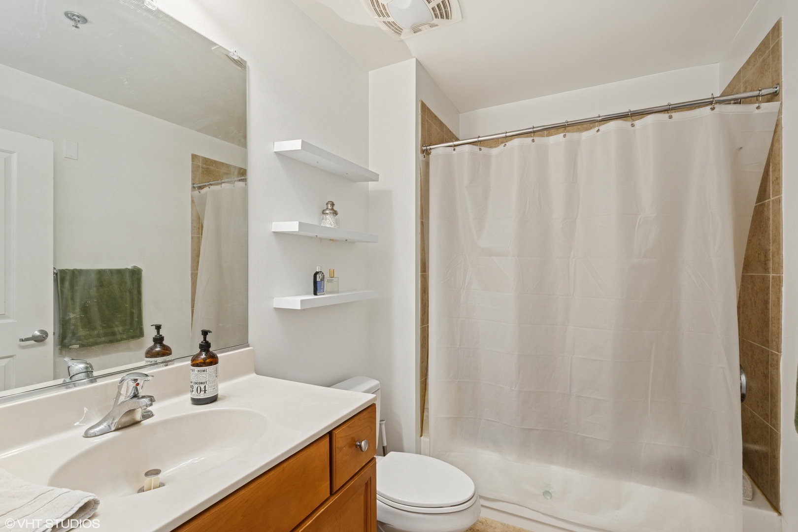 901 W Madison Street Unit: 415