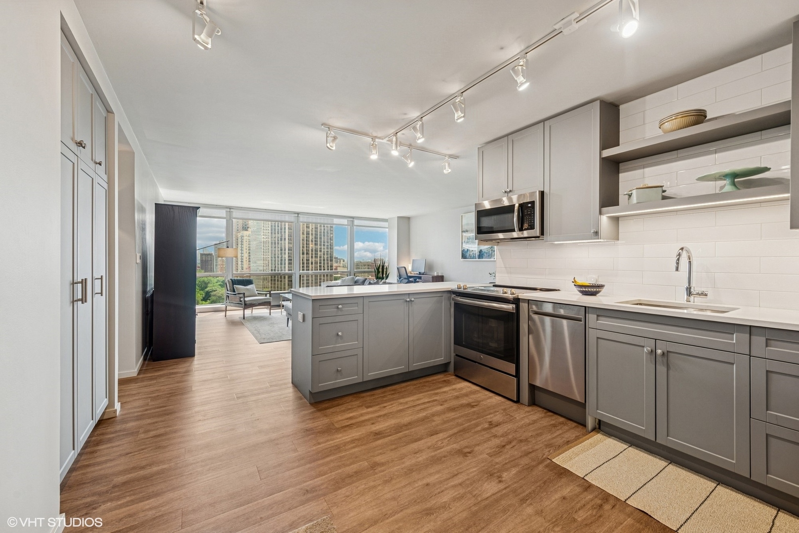 340 W Diversey Parkway Unit: 1617