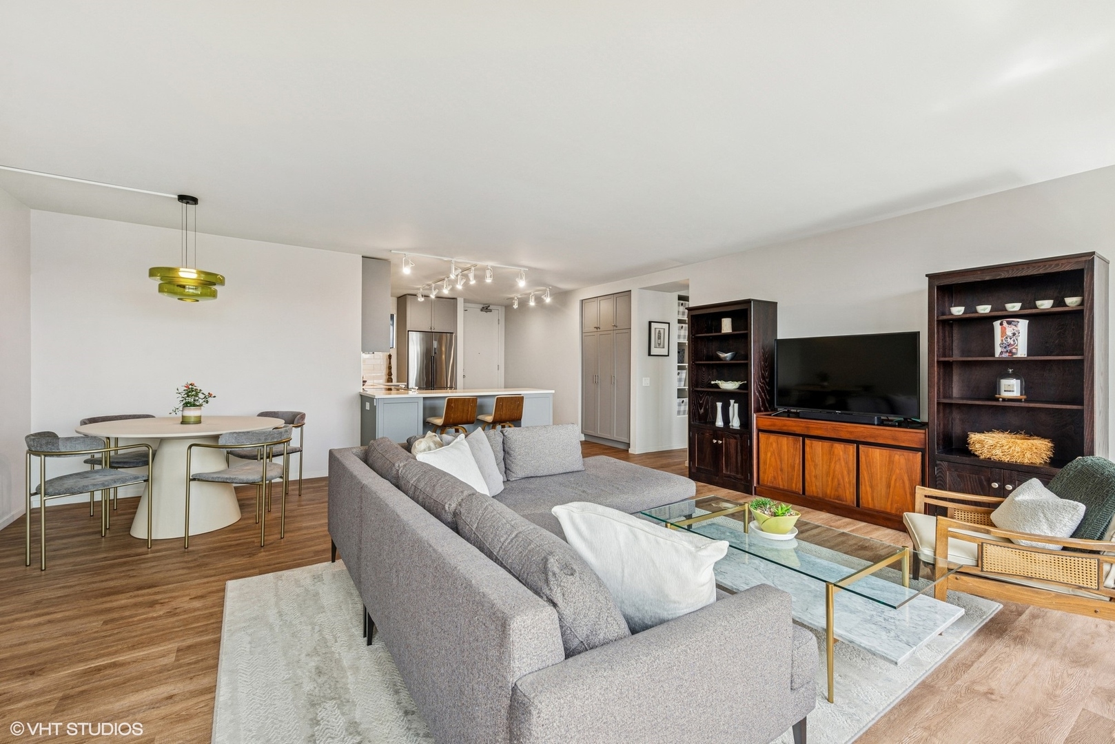 340 W Diversey Parkway Unit: 1617