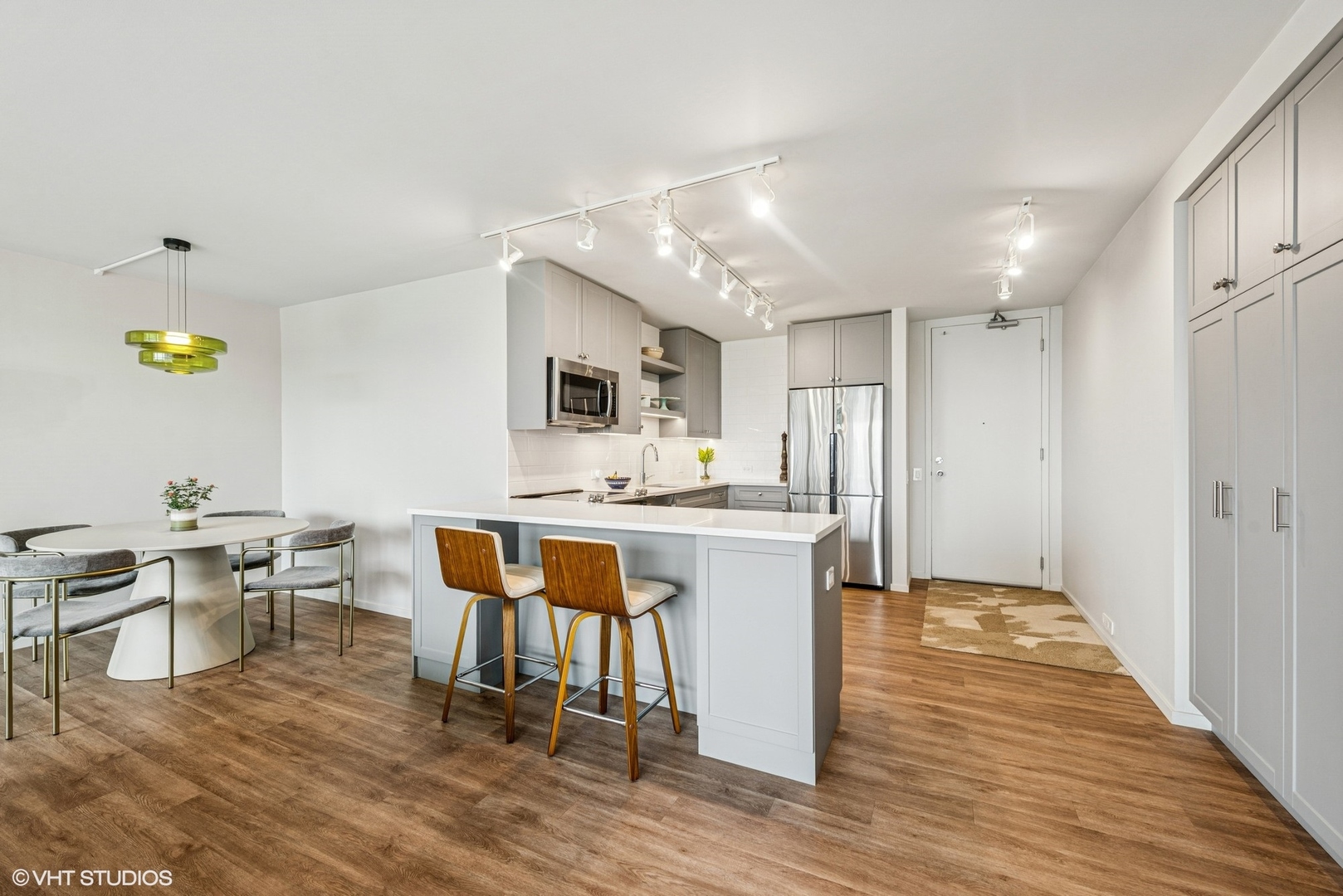340 W Diversey Parkway Unit: 1617