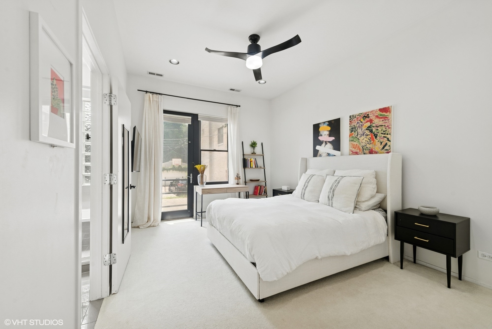 2031 W EVERGREEN Avenue Unit: 2W