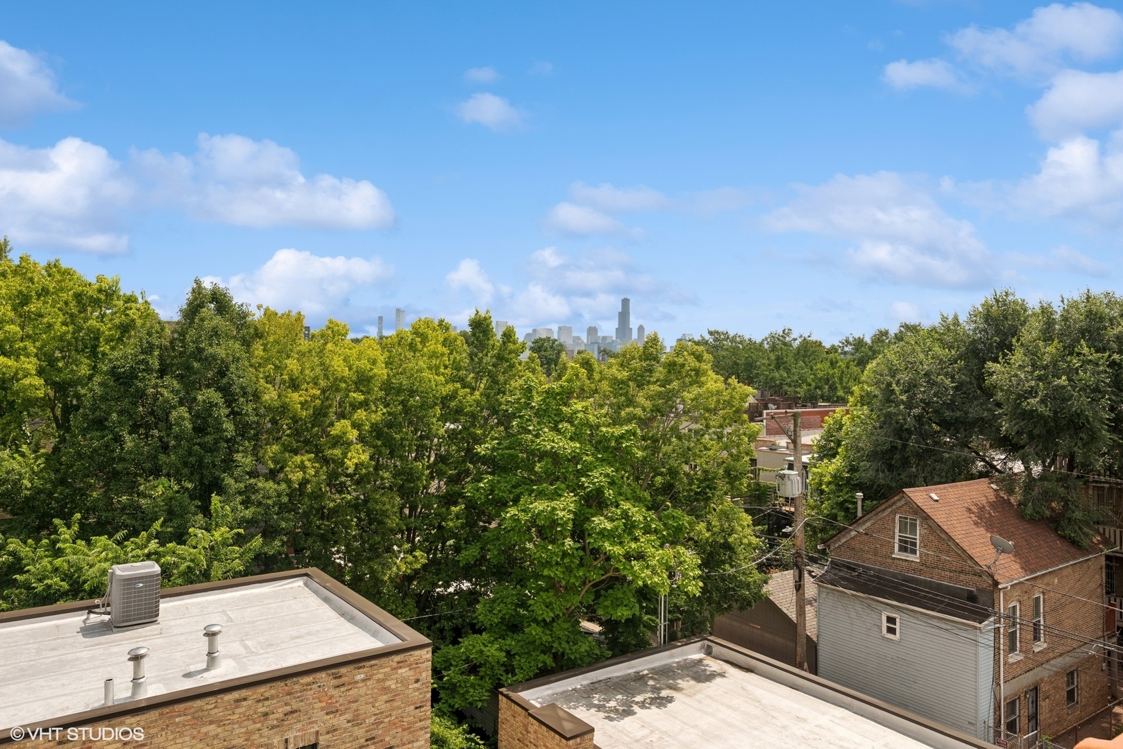 2031 W EVERGREEN Avenue Unit: 2W