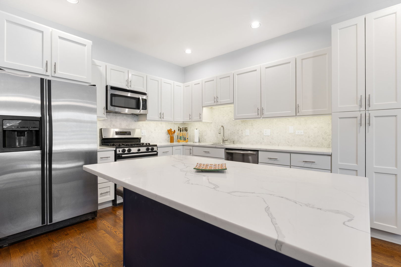 1929 W Belmont Avenue Unit: 2