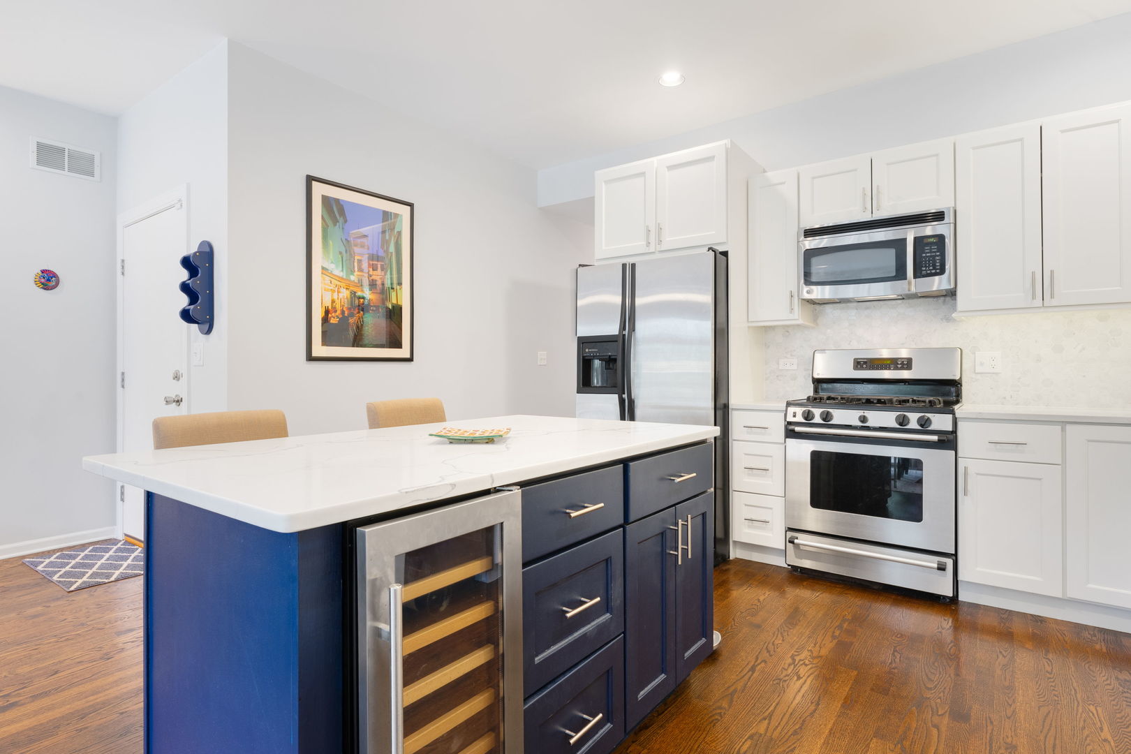 1929 W Belmont Avenue Unit: 2