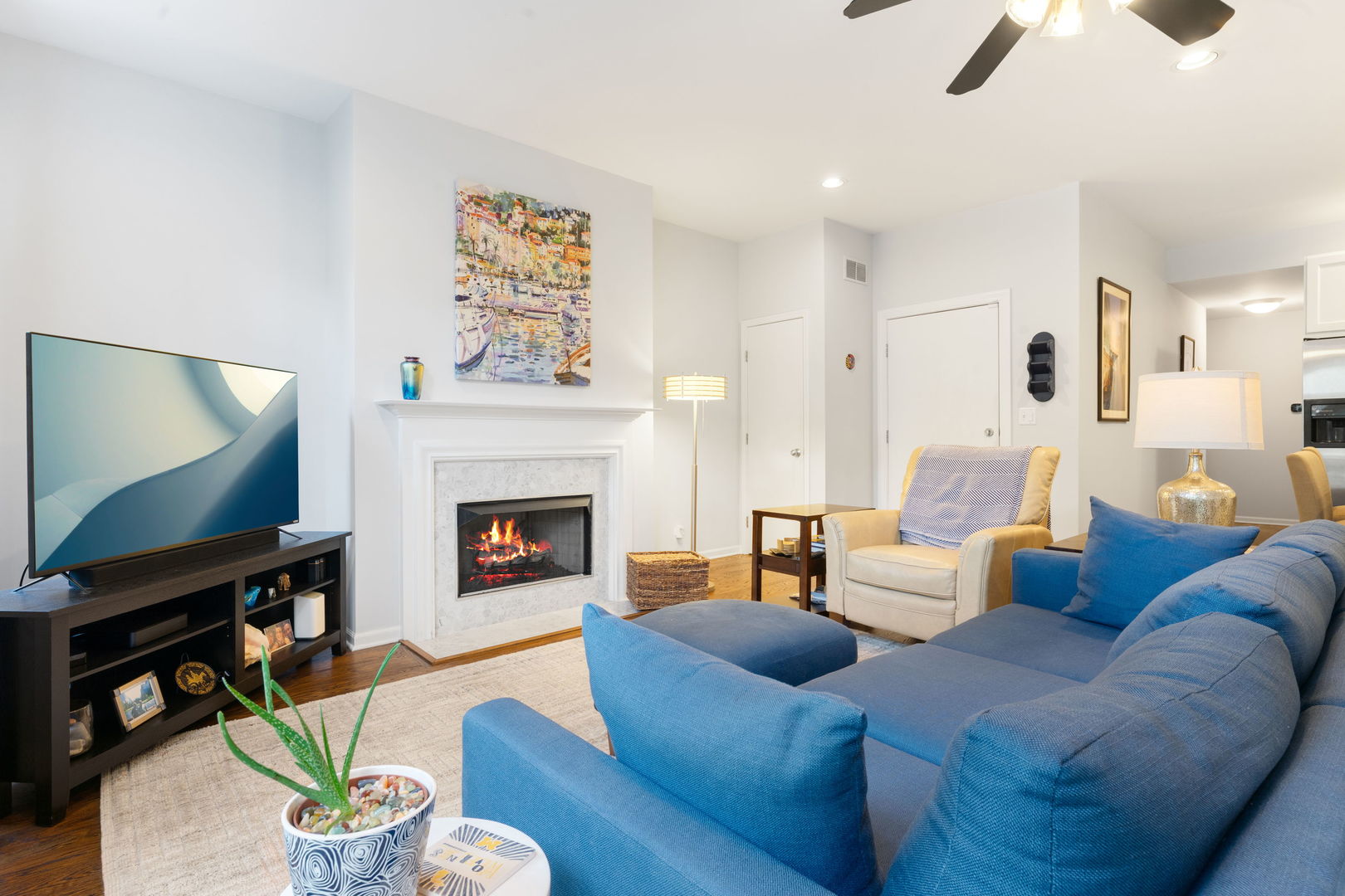 1929 W Belmont Avenue Unit: 2
