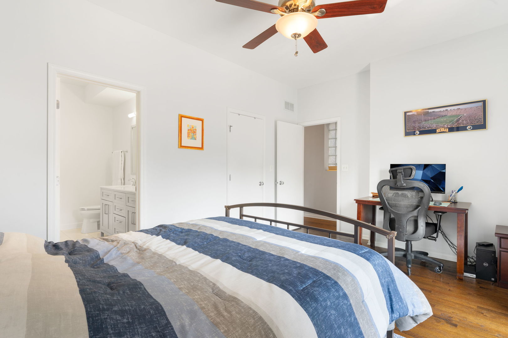 1929 W Belmont Avenue Unit: 2