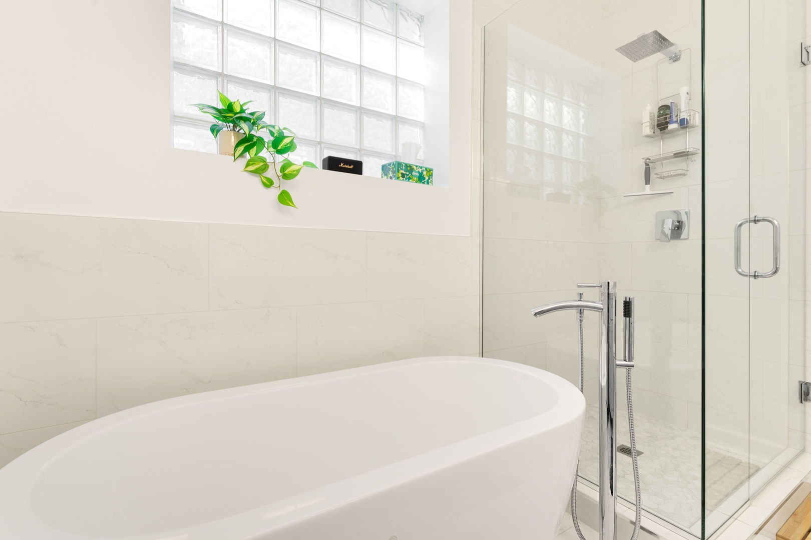 1929 W Belmont Avenue Unit: 2