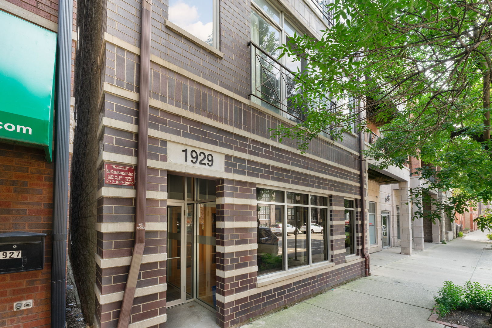 1929 W Belmont Avenue Unit: 2
