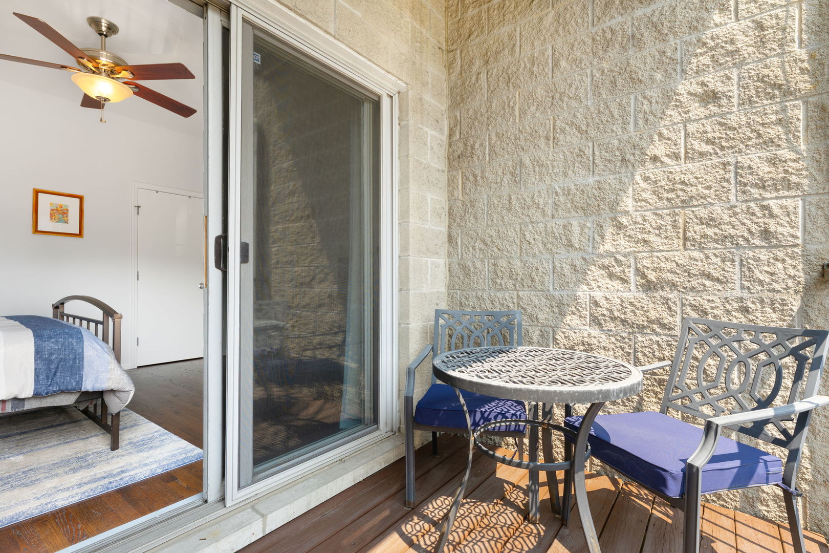 1929 W Belmont Avenue Unit: 2