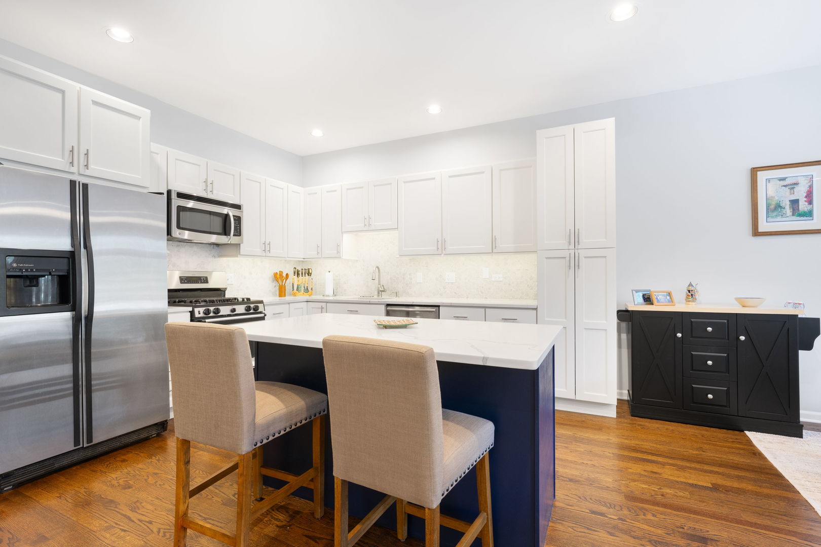 1929 W Belmont Avenue Unit: 2