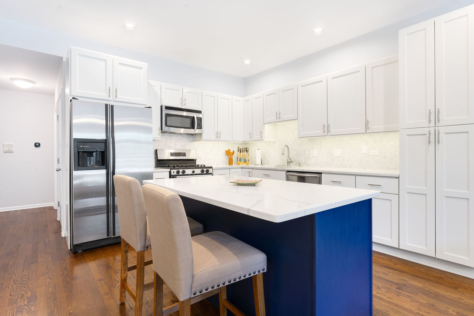 1929 W Belmont Avenue Unit: 2