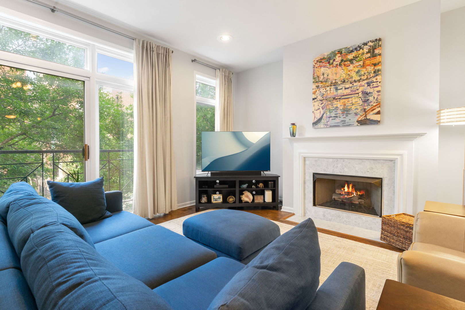 1929 W Belmont Avenue Unit: 2