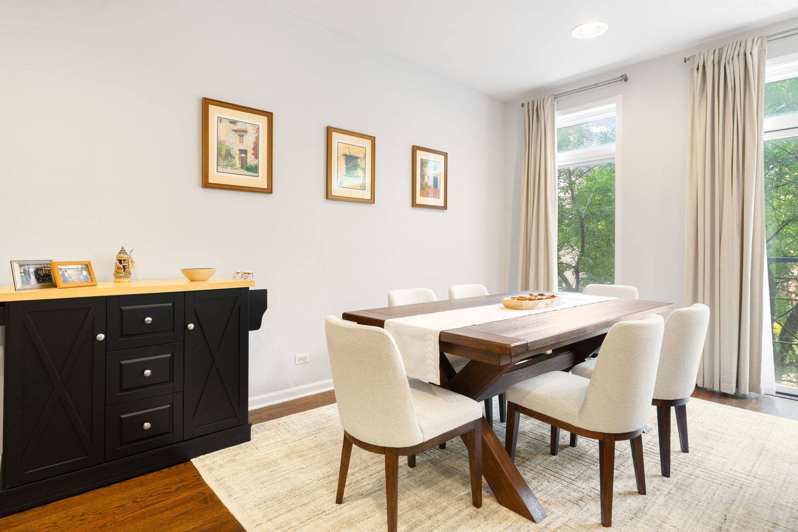 1929 W Belmont Avenue Unit: 2