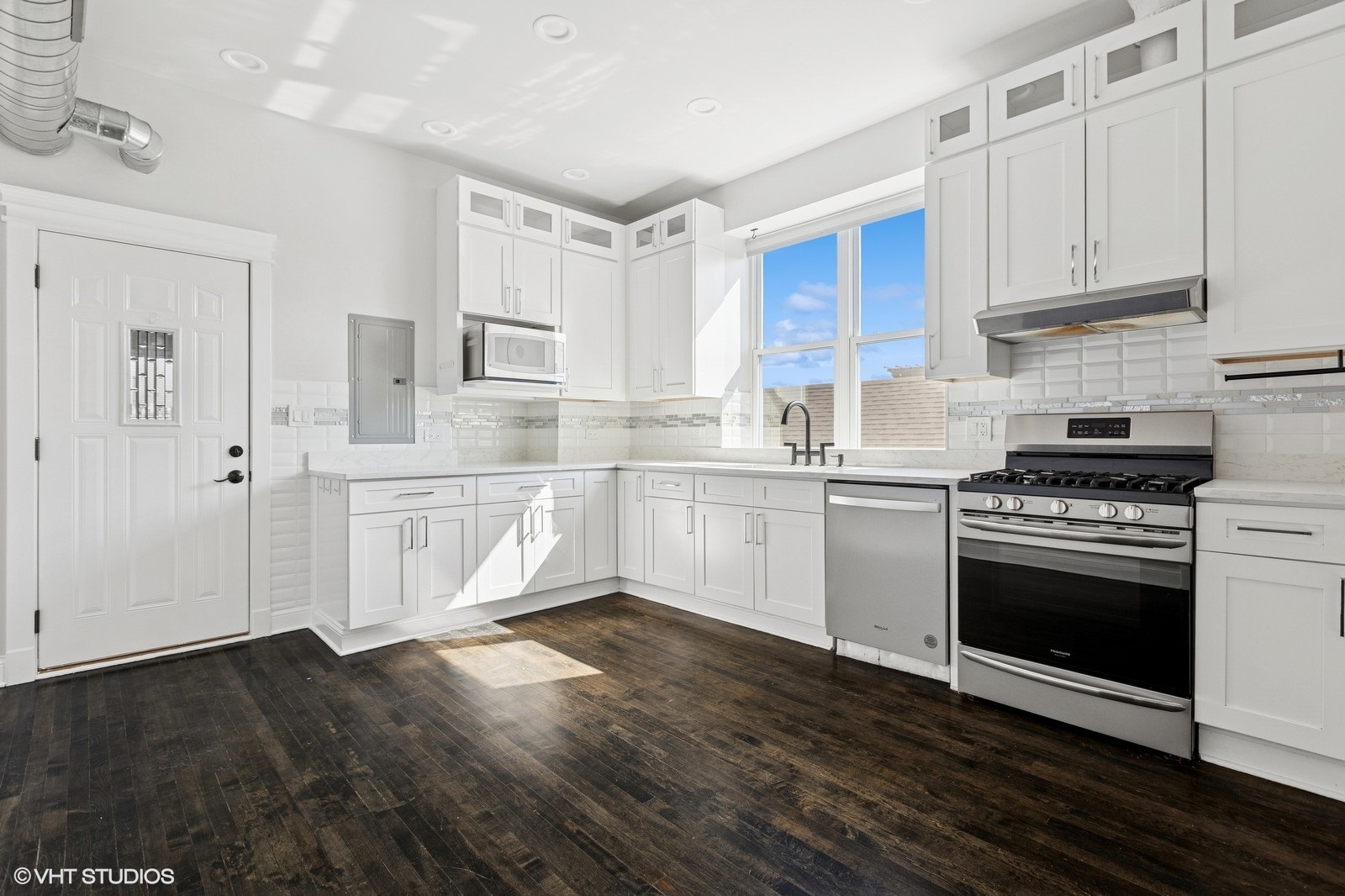 2234 W Medill Avenue Unit: 3