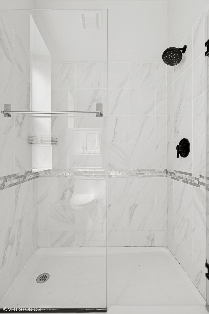 2234 W Medill Avenue Unit: 3