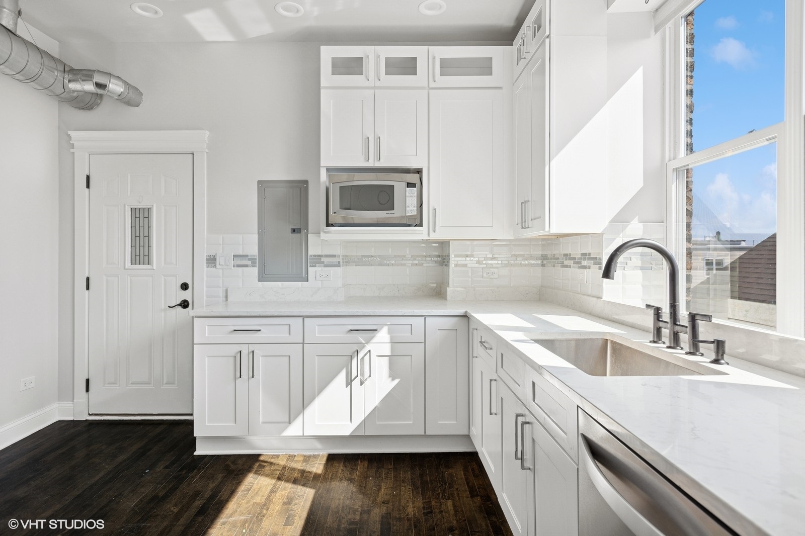 2234 W Medill Avenue Unit: 3