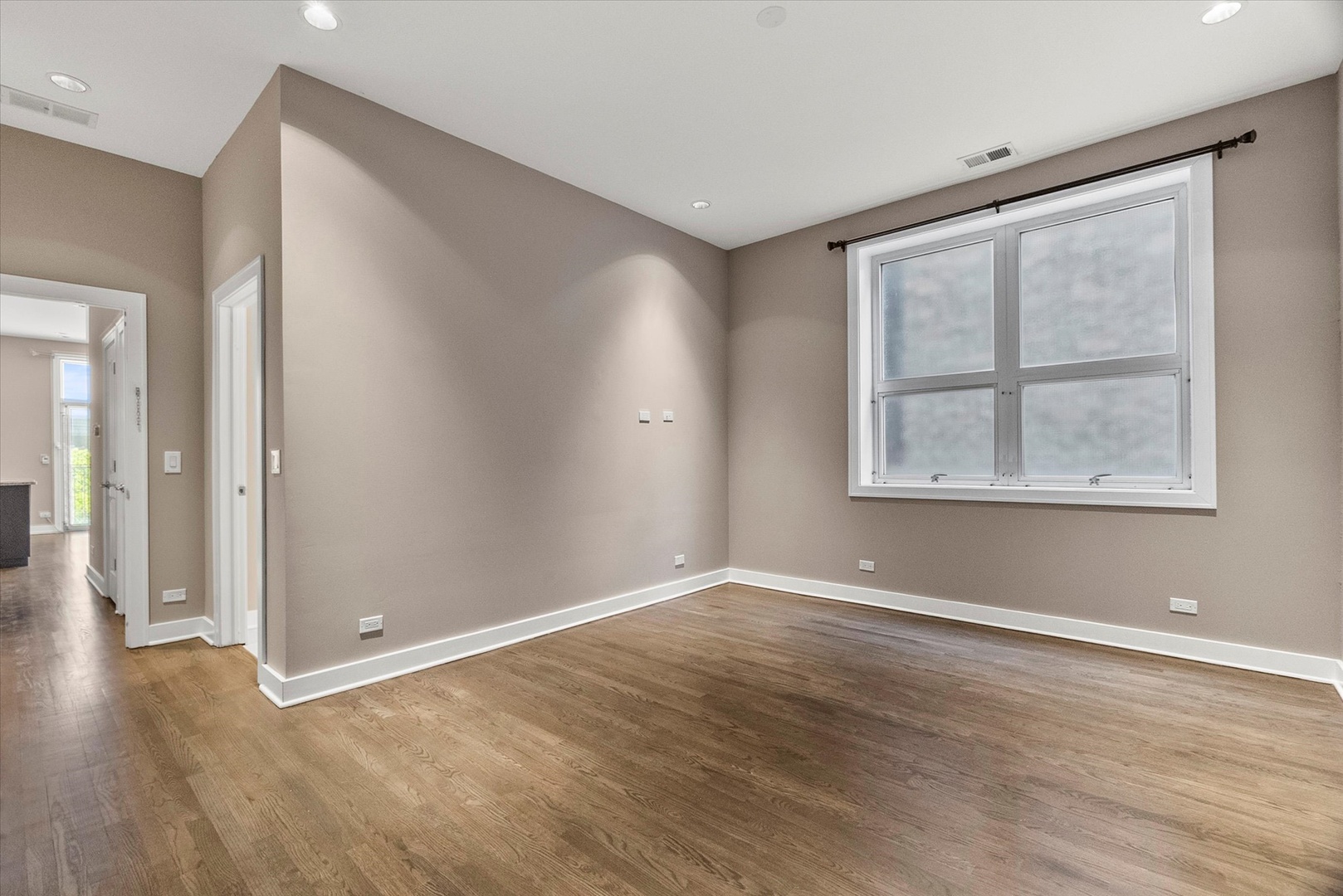 6 N May Street Unit: 403