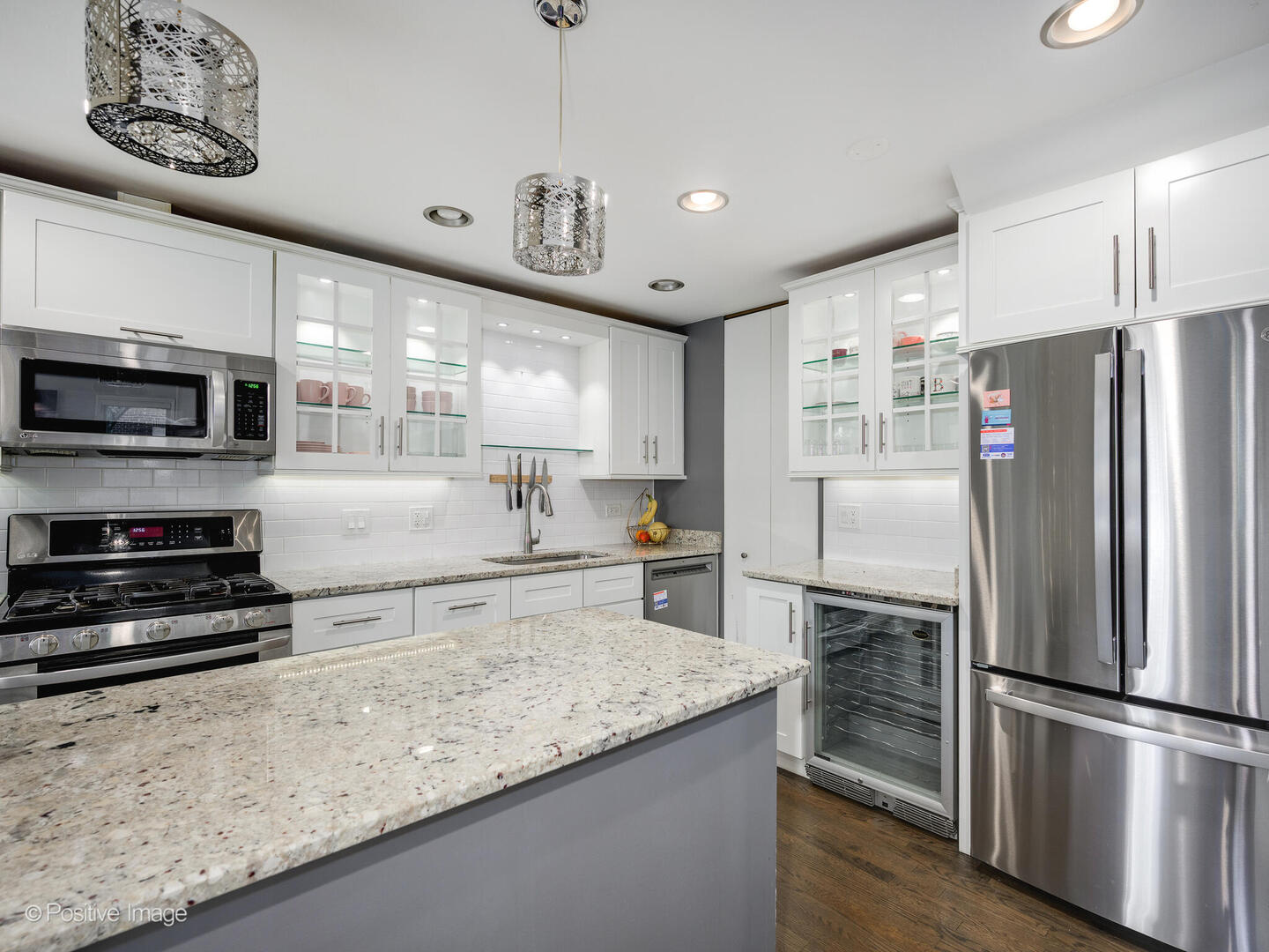 1608 N Larrabee Street