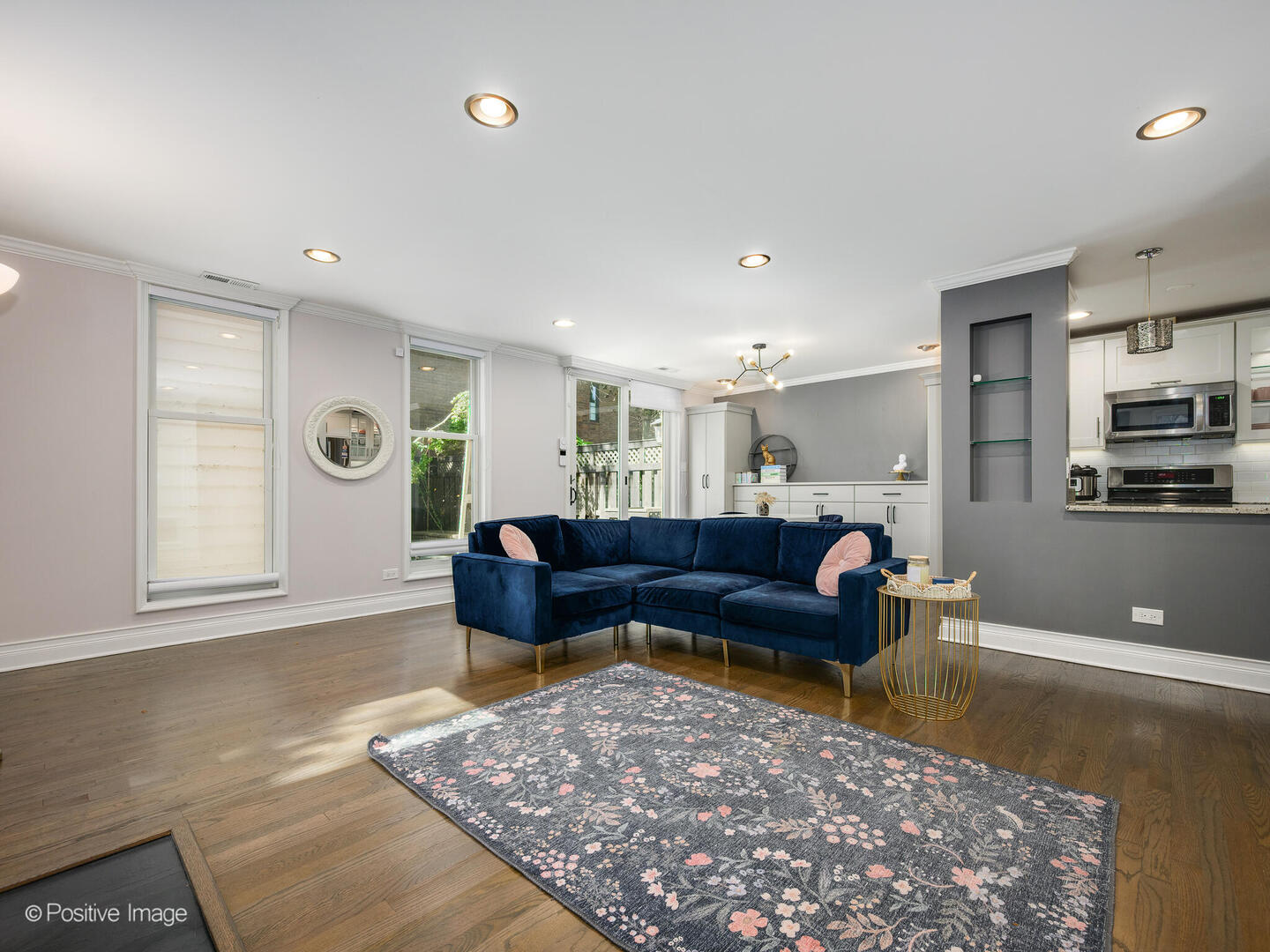 1608 N Larrabee Street