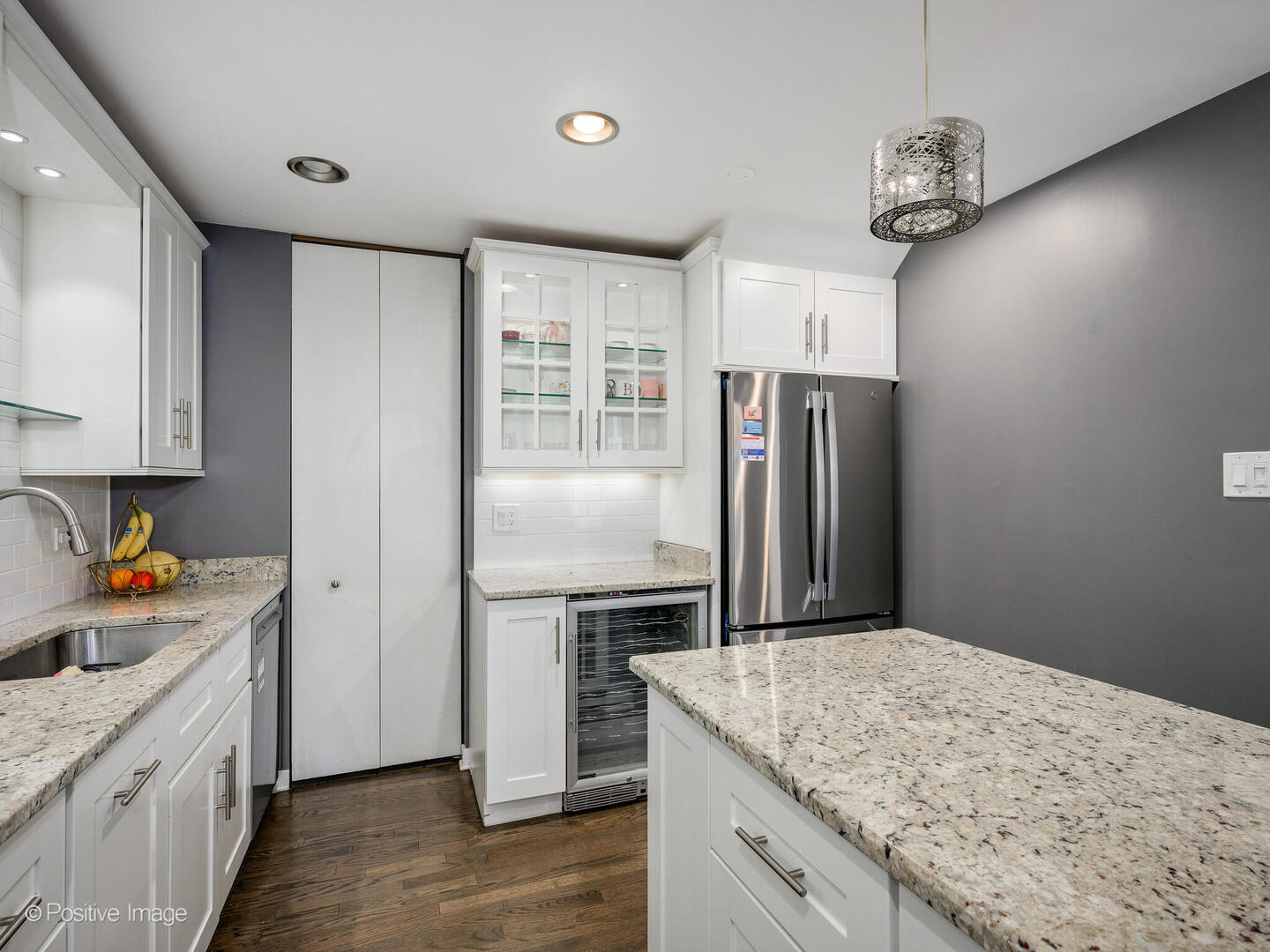 1608 N Larrabee Street