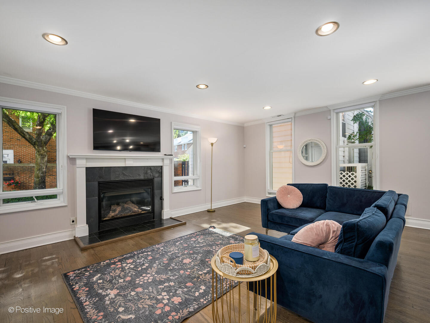 1608 N Larrabee Street