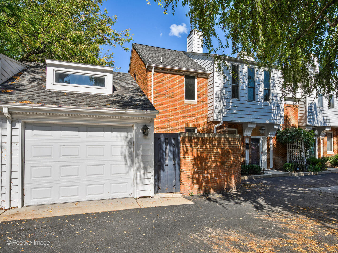 1608 N Larrabee Street