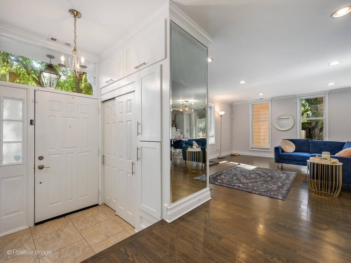 1608 N Larrabee Street