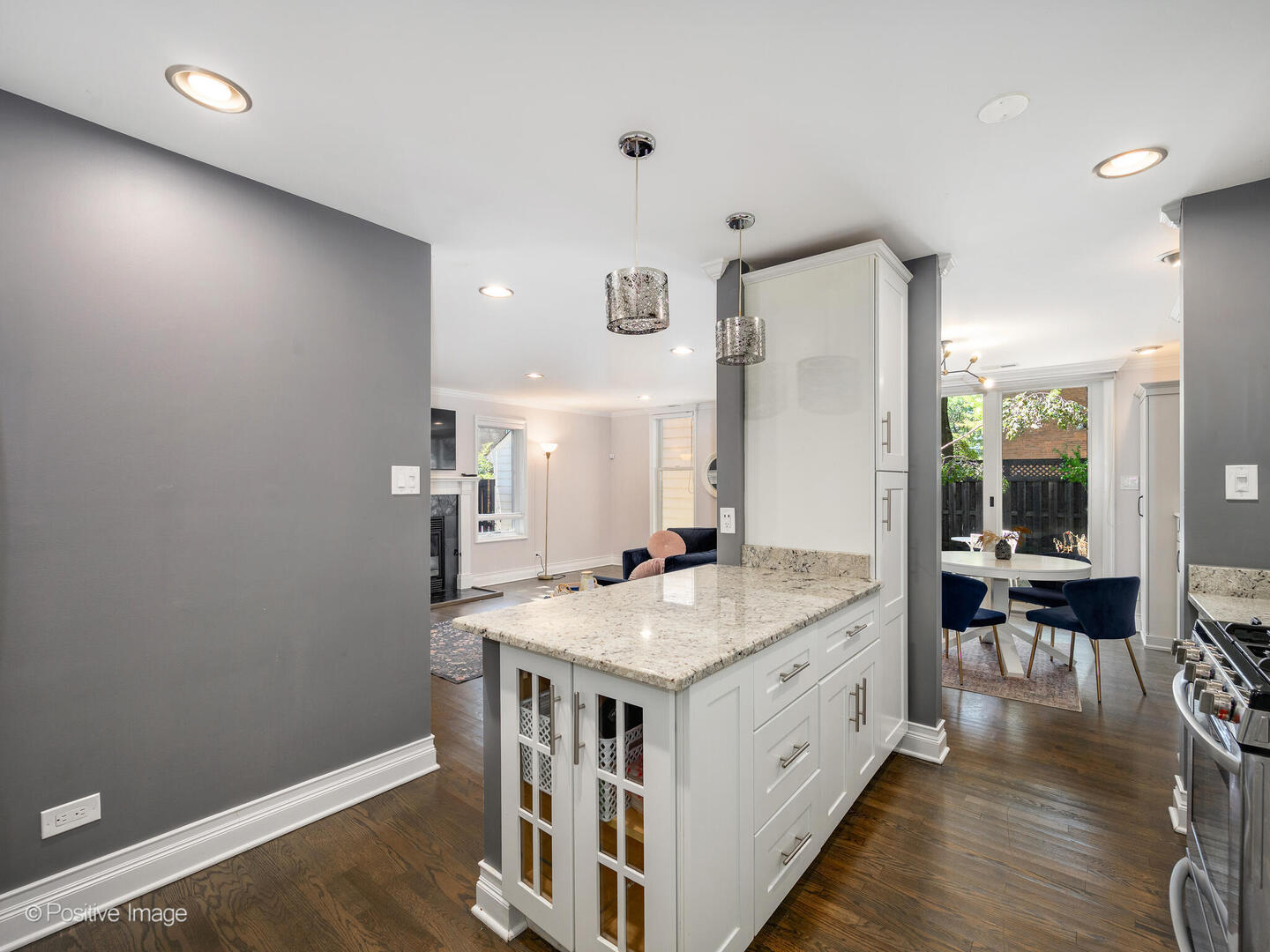 1608 N Larrabee Street