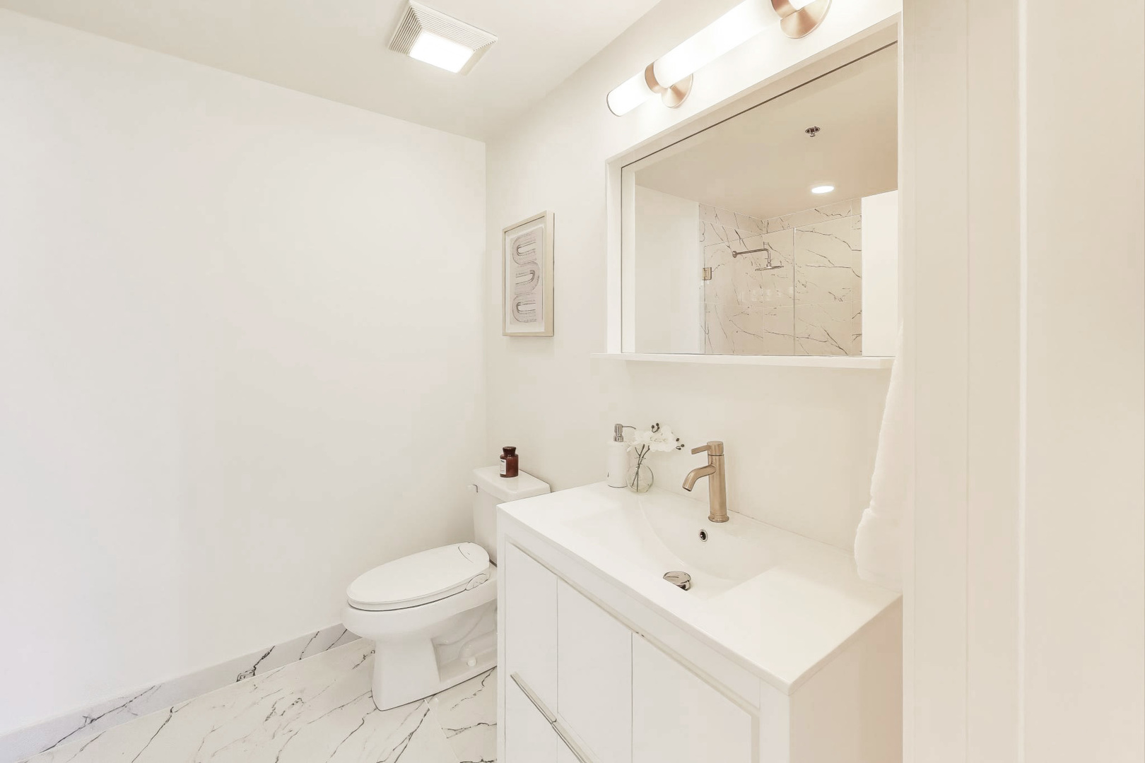 909 W Washington Boulevard Unit: 908