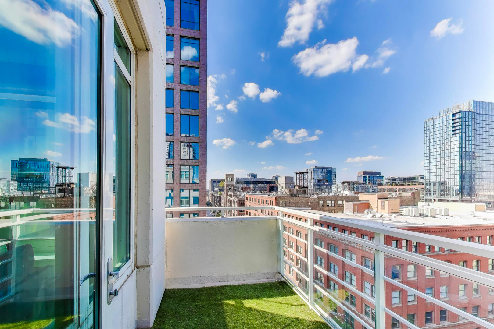 909 W Washington Boulevard Unit: 908