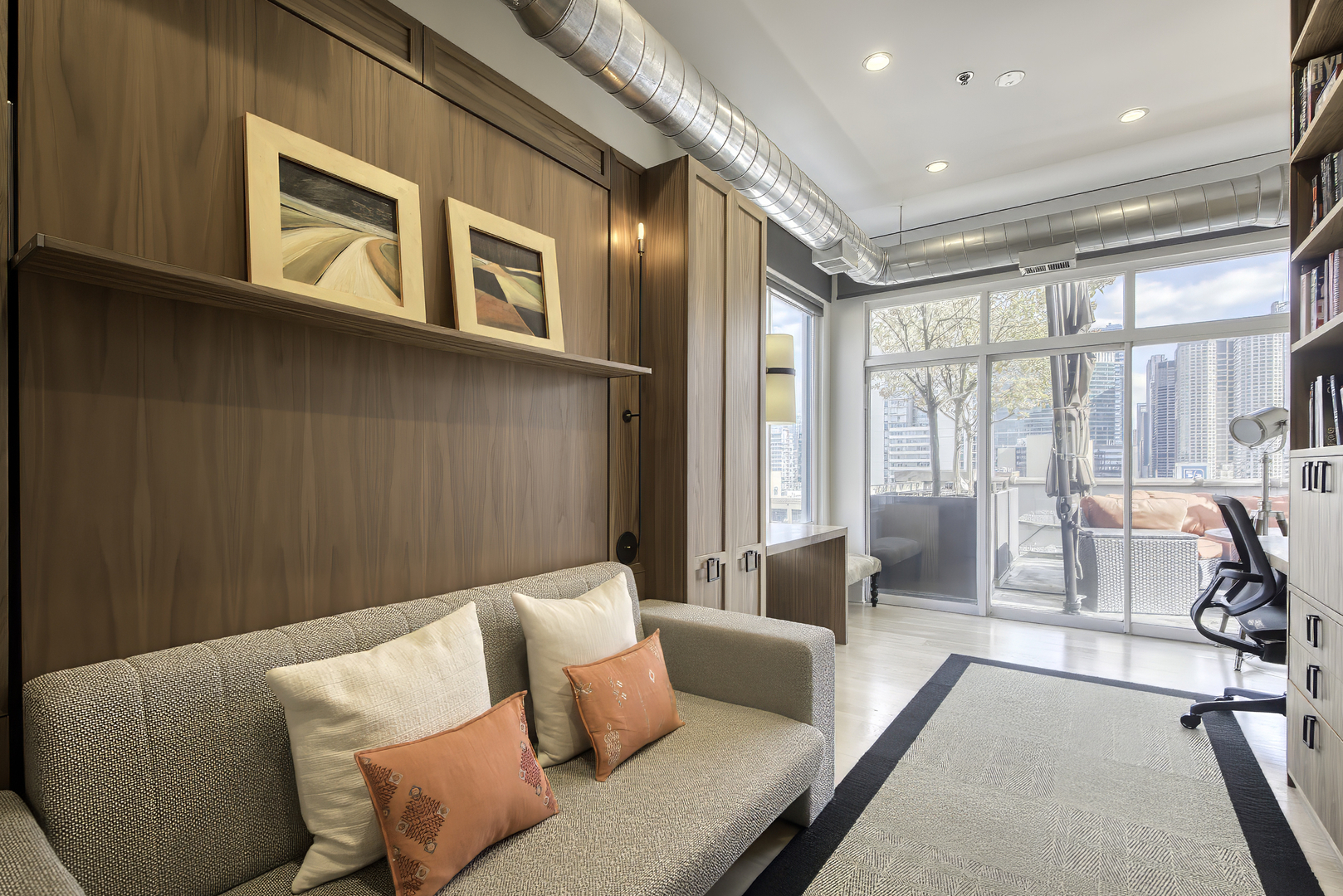 910 W Madison Street Unit: 904E