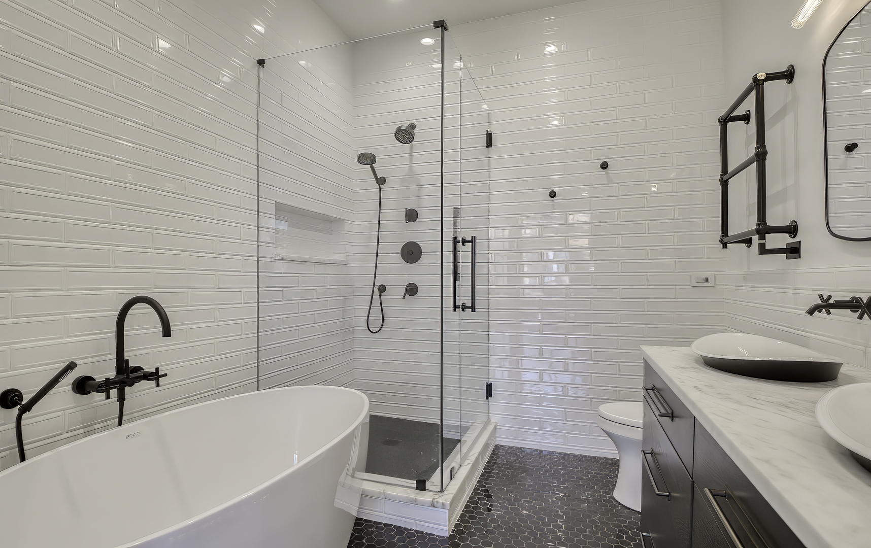 910 W Madison Street Unit: 904E