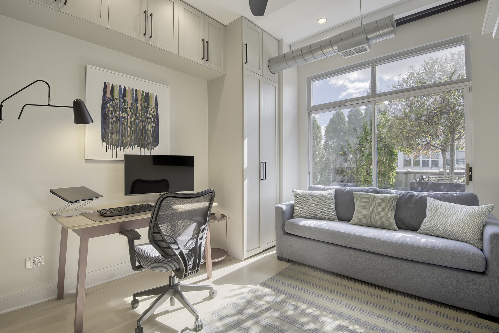 910 W Madison Street Unit: 904E