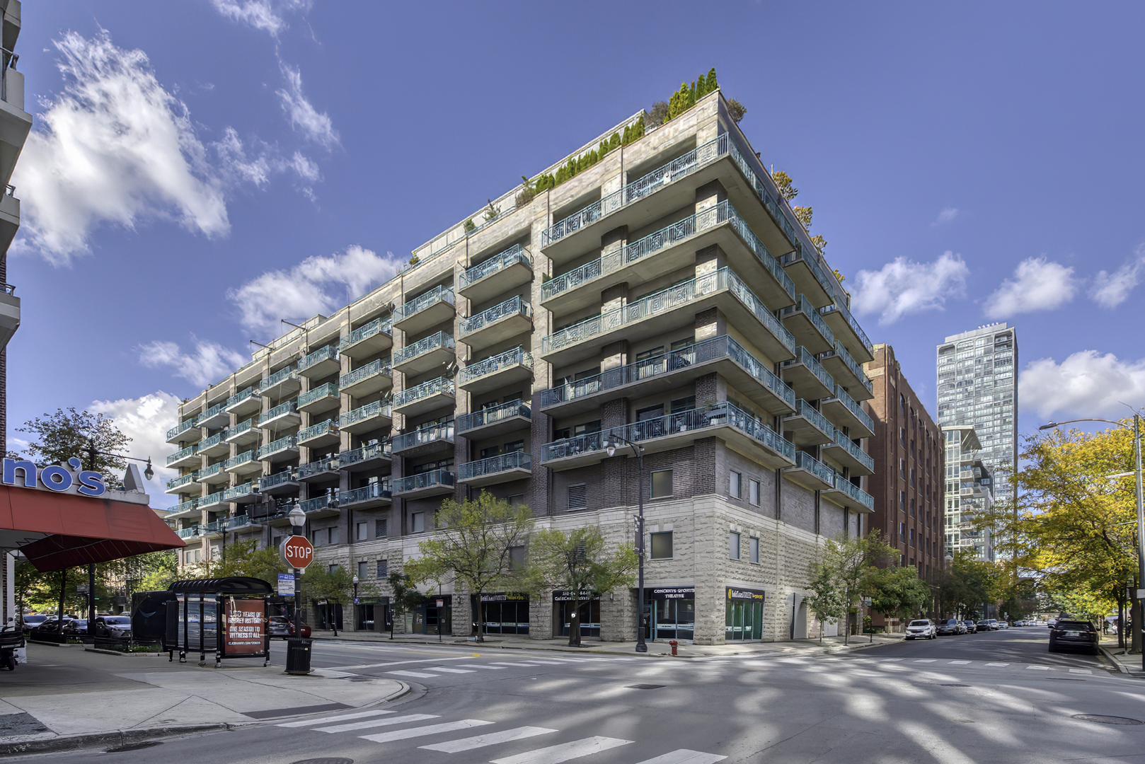 910 W Madison Street Unit: 904E