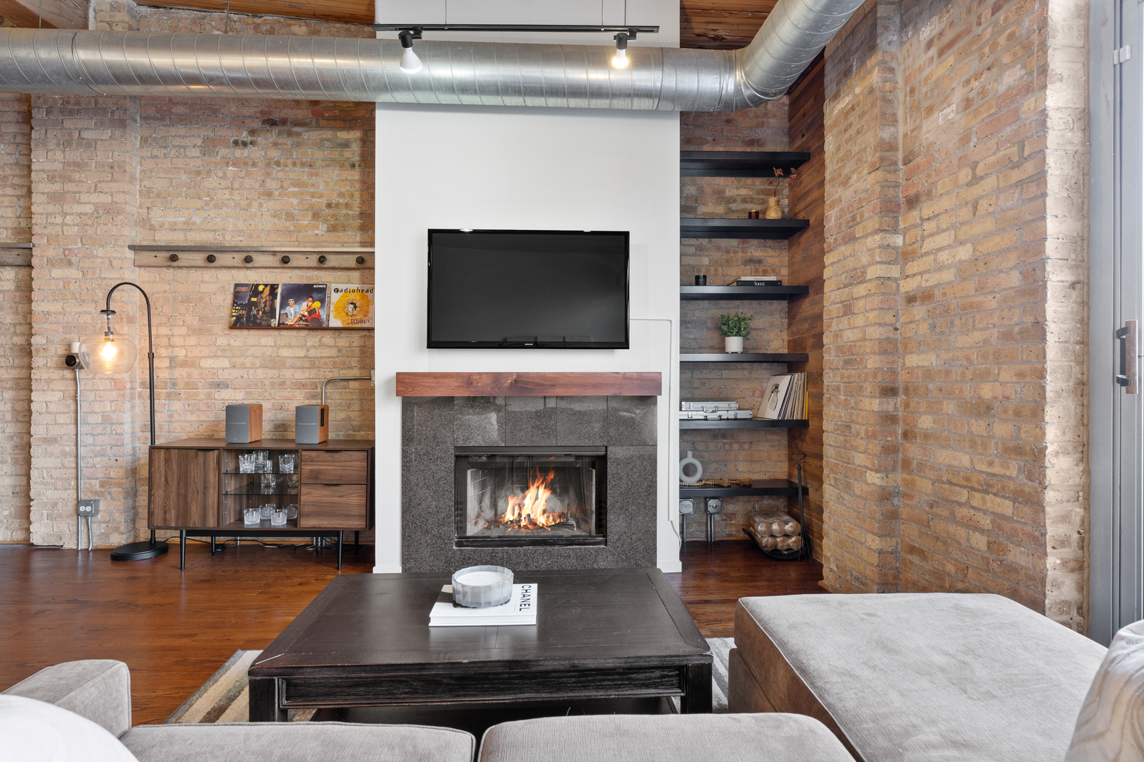 2333 W Saint Paul Avenue Unit: 333