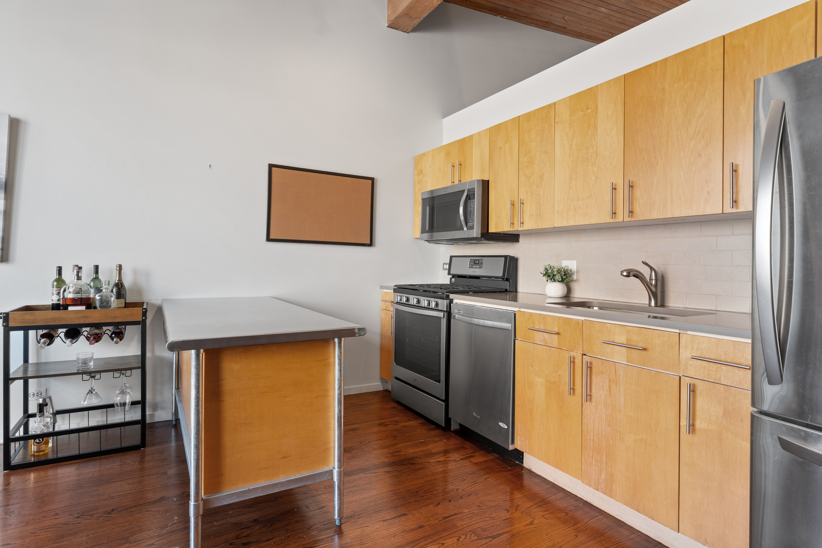 2333 W Saint Paul Avenue Unit: 333